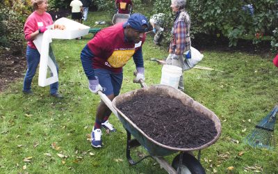 Penn State Football Volunteers For United Way Day of Caring